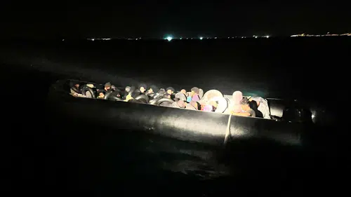 Karanlıkta umuda yolculuk: Didim açıklarında 38 göçmen yakalandı