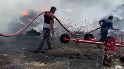 Burdur Kayaaltı köyünde samanlık yangını paniği