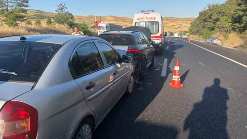 Bozüyük yolunda zincirleme kaza 2 çocuk yaralandı