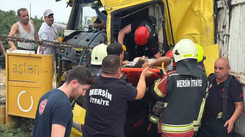 Mersin'de tır kazası 16 yaşındaki genç hayatını kaybetti