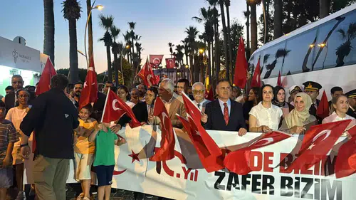 Marmaris 15 Temmuz nöbetinde şehitlerini andı