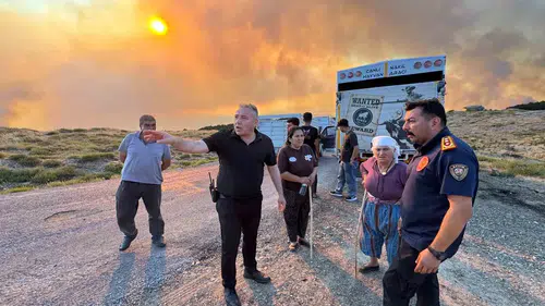 Aydın Çine’de alevler arasında mahsur kalan yaşlı kadın kurtarıldı