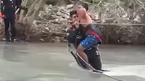 Tarsus’ta yükselen sular 7 kişiyi derede hapis bıraktı