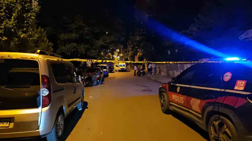 Sultangazi'de motosikletli saldırı Bir kişi ağır yaralandı