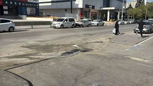 Gaziantep'te ani dönüş kazası İki polis memuru yaralandı