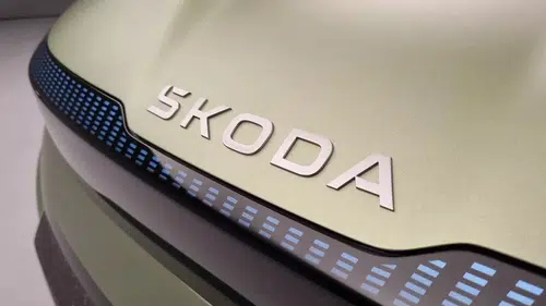 2027 model Skoda Octavia hibrit motorla sınıf atlıyor