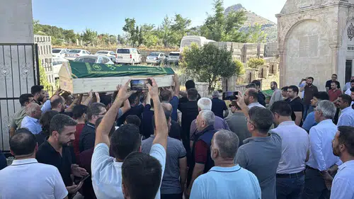 Mardin yolundaki feci kazanın ardından üç aile yasa boğuldu