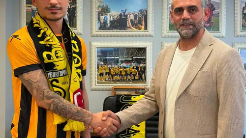 Karşıyaka’da ayrılık rüzgarı sürerken iki isimle yollar ayrıldı