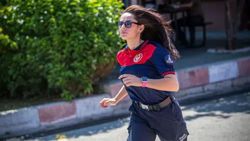 İzmir itfaiyesinin direksiyonunda o artık tek başına değil