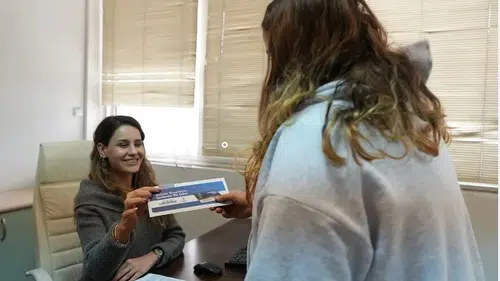 Denizli’de bebek sahibi olan ailelere 9 bin TL nakit desteği