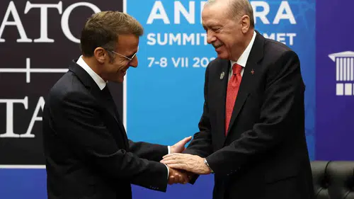 Erdoğan ve Macron arasında zirvede sıcak diyalog