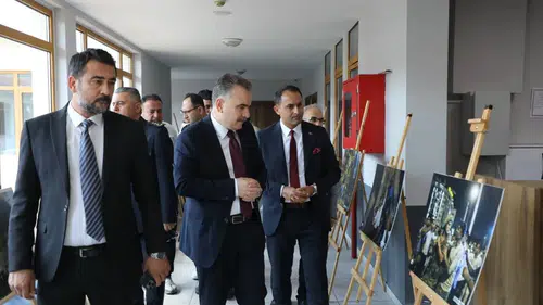 Edremit 15 Temmuz ruhunu fotoğraflarla yeniden yaşatıyor