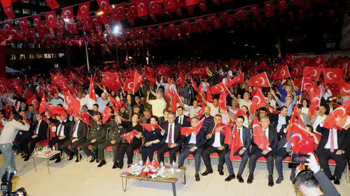 Adana 15 Temmuz için meydanlara indi