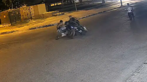 Birecik'te motosikletler çarpıştı Kaza anı kameraya yansıdı