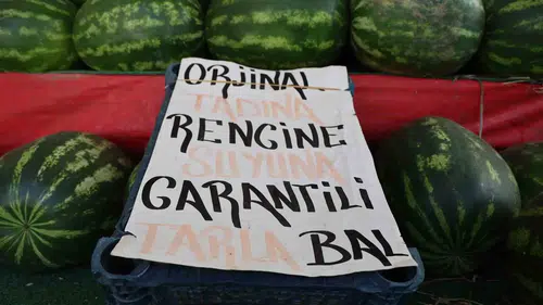 Kırşehir’de kavun ve karpuz tezgahları sıcaklardan dolayı hareketlendi