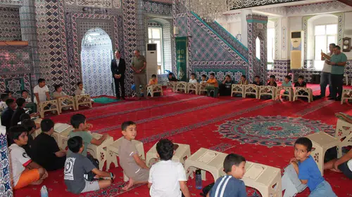 Erzinli çocuklar tatilini Kur’an kursunda değerlendiriyor