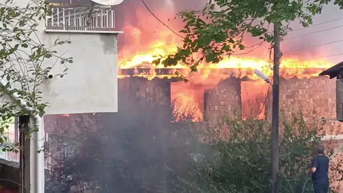 Ordu’da bir evin çatı katı yandı bir ton fındık yandı