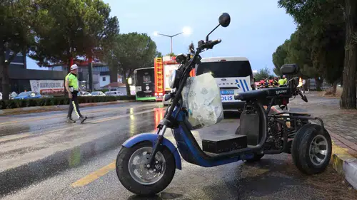Denizli’de yağmur kazası Motosiklet sürücüsü otobüsün altında can verdi