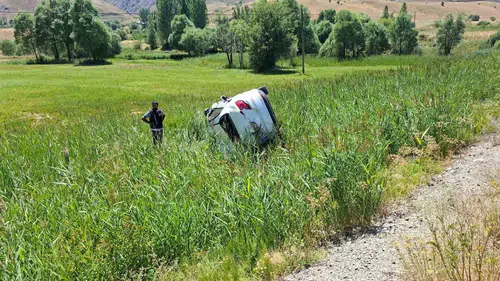 Bingöl Karlıova yolunda kaza 4 kişi hastaneye kaldırıldı