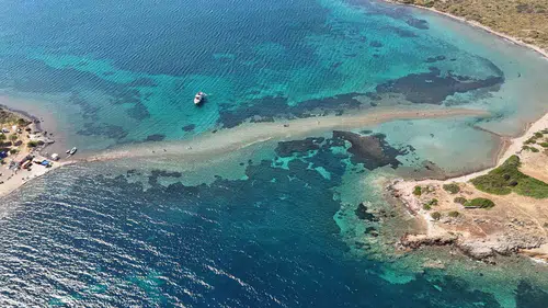 Ayvalıkta deniz çekilince adalar arası yürüyüş yolu açılıyor