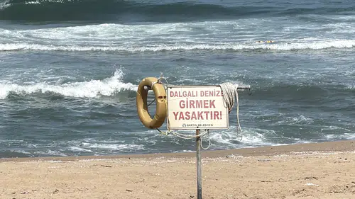 Bartın sahillerinde denize girmek tehlikeli ve yasak