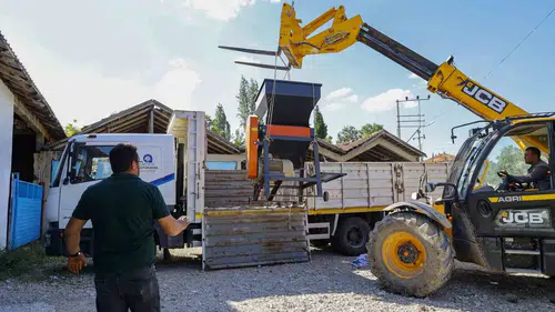 Antalya'da çiftçinin cebine süt ve yem desteği