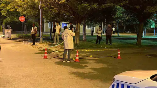 Kayseri'de parkta bıçaklı kavga 2 kişi hastanelik oldu