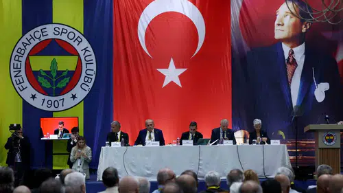 Aziz Yıldırım ve yönetimi Yüksek Divan Kurulu ile buluştu