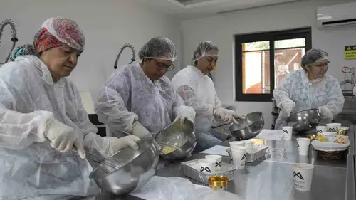 Mersin’in tescilli kan portakalı mutfağa girdi