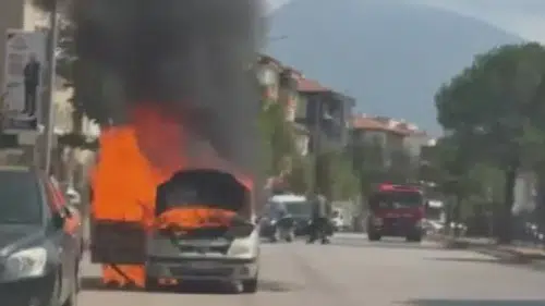 Amasya trafiğinde korkutan araç yangını