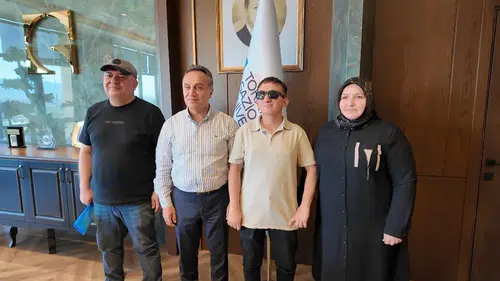 Görme engelli Taha Gül, rektörlük makamında azmin zaferini anlattı