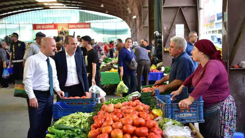 Aydın Valisi Çine pazarında esnafın nabzını tuttu