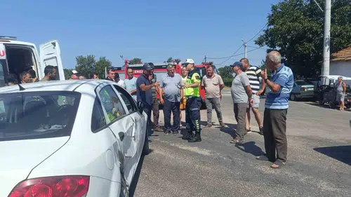 Enez yolunda iki araç çarpıştı