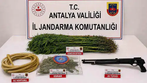 Alanya'da jandarma uyuşturucu serasına baskın düzenledi