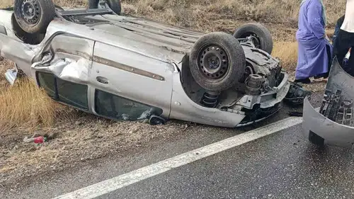 Salda yakınlarında kaza 4 kişi hastaneye kaldırıldı