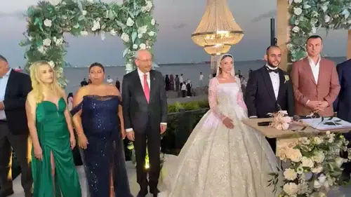 Kılıçdaroğlu Avcılar'da nikah şahidi oldu