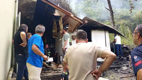 Trabzon'da çıkan odunluk yangınında yaşlı adam yaralandı