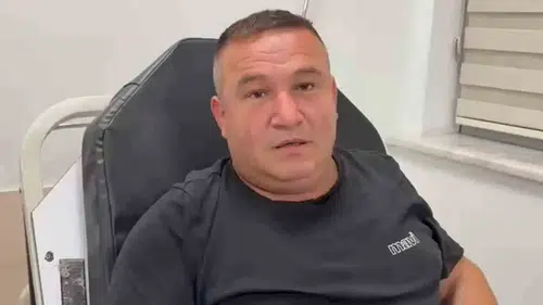 Tuz ruhu taşıyan kamyon yola asit saçtı; 2 kişi hastanelik oldu