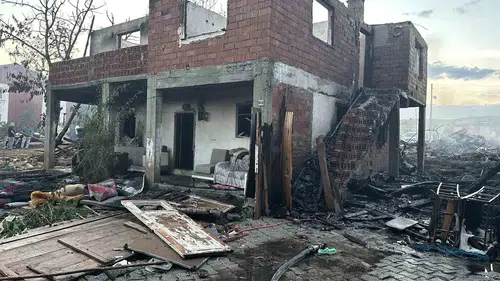 Çankırı Ilgaz'da üç ev alevlere teslim oldu