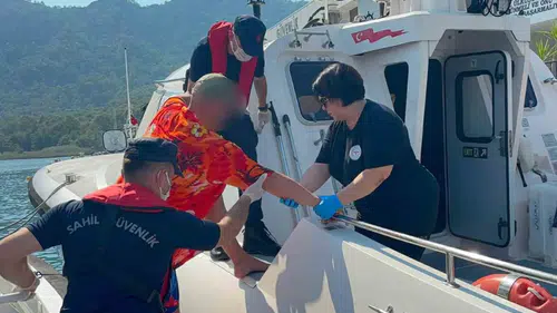 Fethiye açıklarında teknede fenalaşan tatilci kurtarıldı