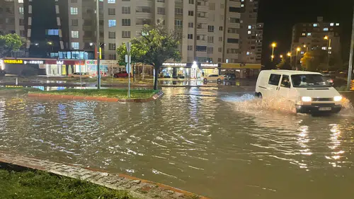 Kayseri'de sağanak sonrası Gesi Fatih Mahallesi'nde kanalizasyon taştı