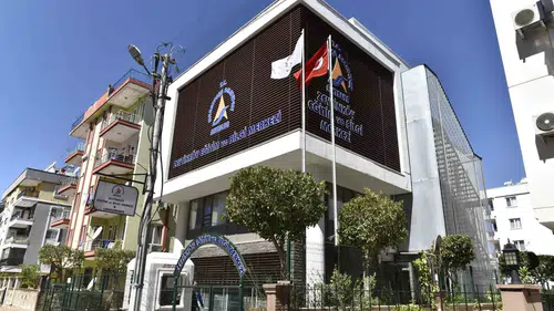 Muratpaşalı öğrenciler ücretsiz kurslarla nitelikli liselere yerleşti