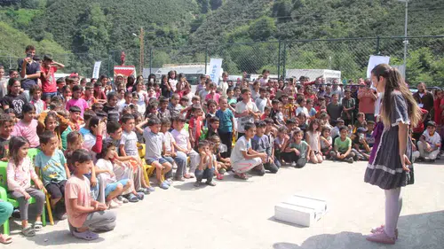 Fındık bahçesindeki çocuklara YEDAŞ’tan moral desteği