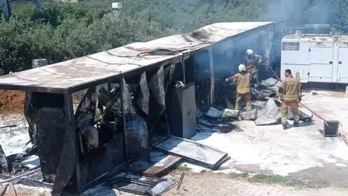 Defne'de konteyner yangını korkuttu
