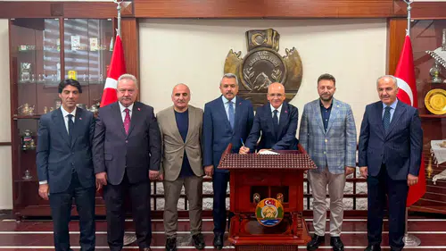 Mehmet Şimşek Rize’de iş dünyasıyla bir araya geldi
