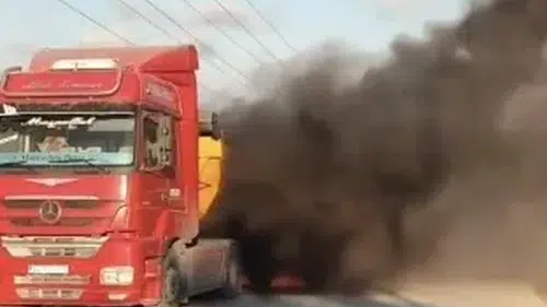 Arnavutköy yolunda hafriyat kamyonu alevlere teslim oldu