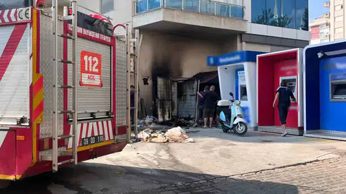 Aydın’da kaynak kıvılcımı geri dönüşüm kutusunu küle çevirdi