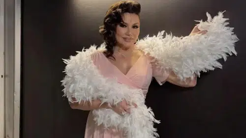 Deniz Seki evinde kaza geçirdi Leğen kemiği kırıldı
