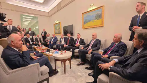 Numan Kurtulmuş meclis kulislerinde sürpriz bir tur attı