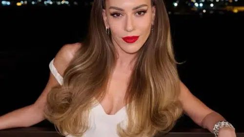 Sinem Kobal'ın aile boyu tatil albümü sosyal medyayı hareketlendirdi